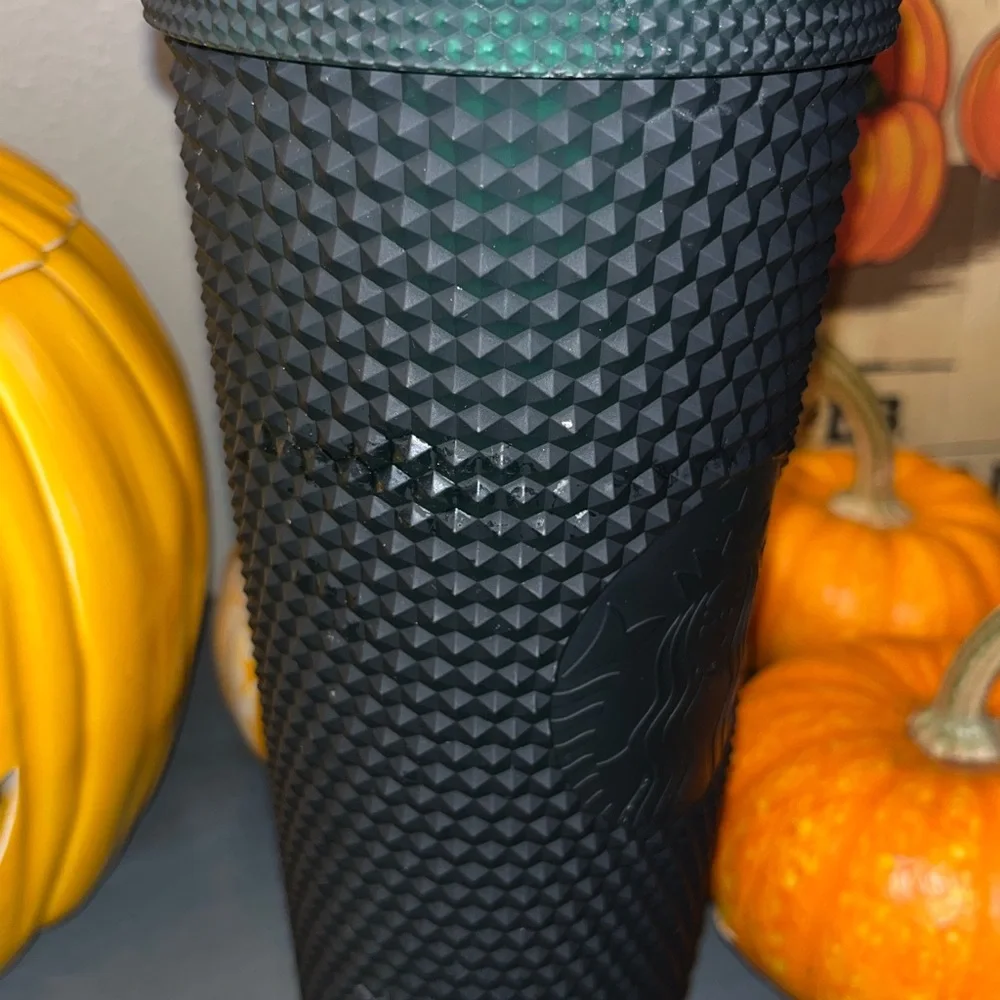 Starbucks emblem straw cold